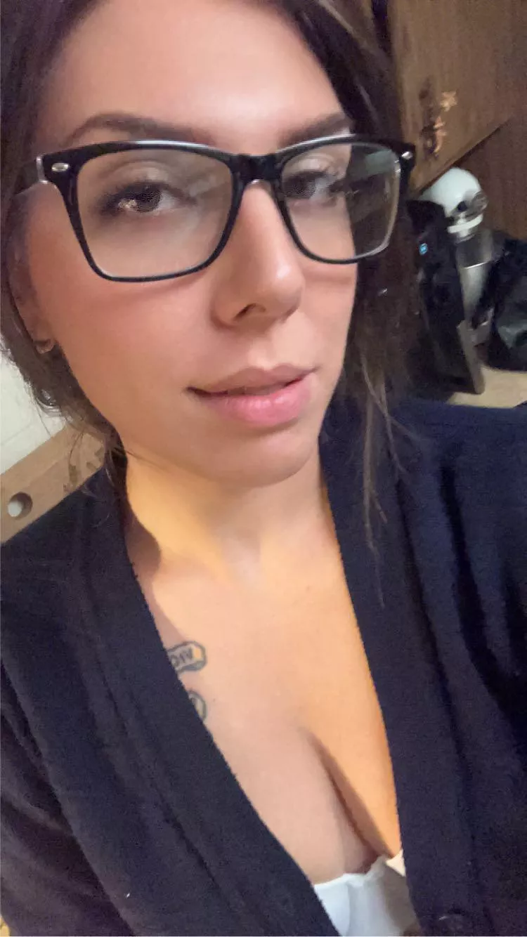 Now now gentlemen, it’s time to come in for your desert 😈 posted by xMarlieMayx