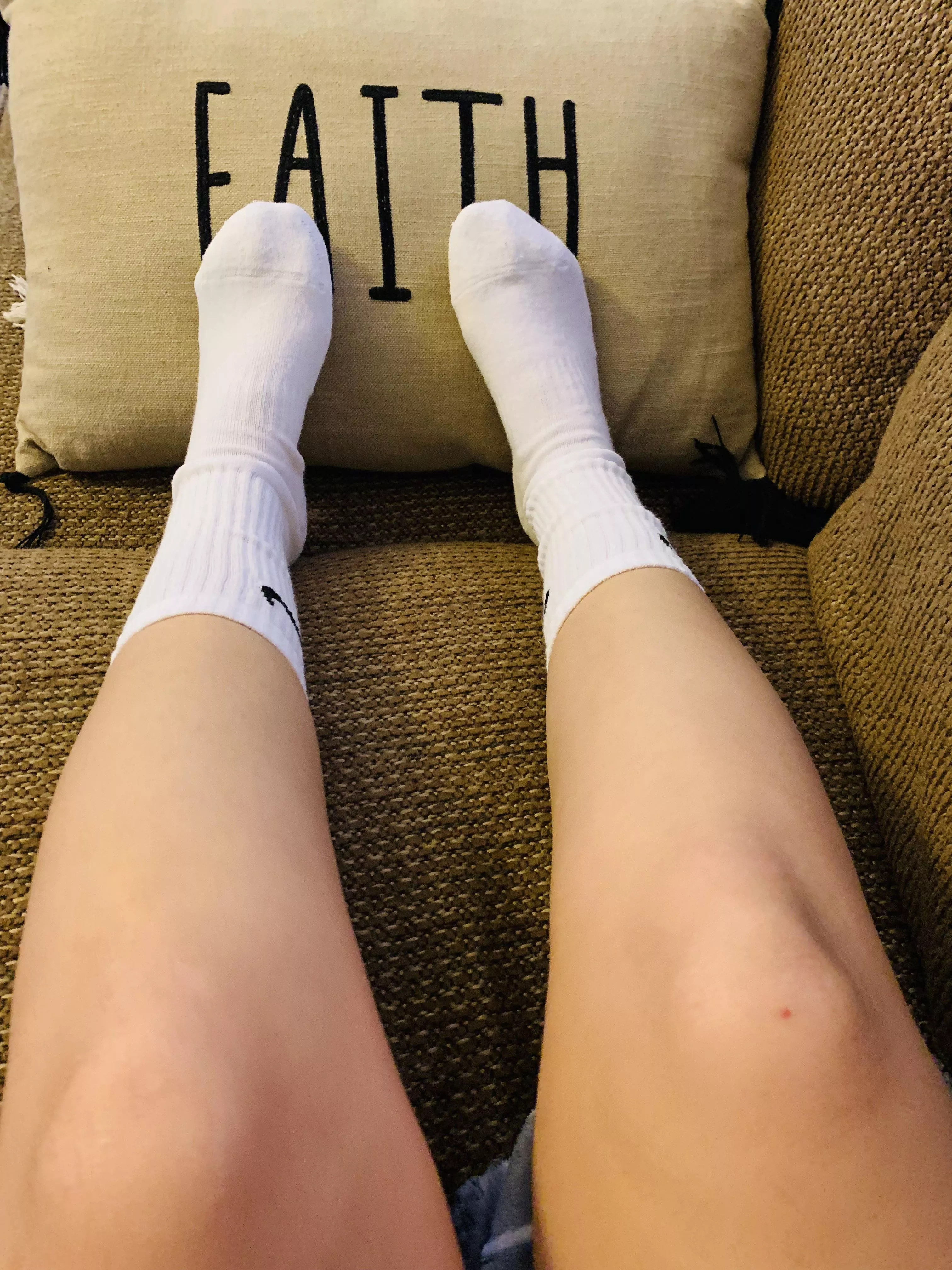 who likes nike sockss:)) [selling] [US] posted by itsbritneyyy