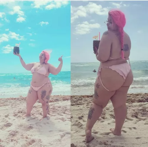 Bikini #712. Which view do you like more? by Se7enLetters