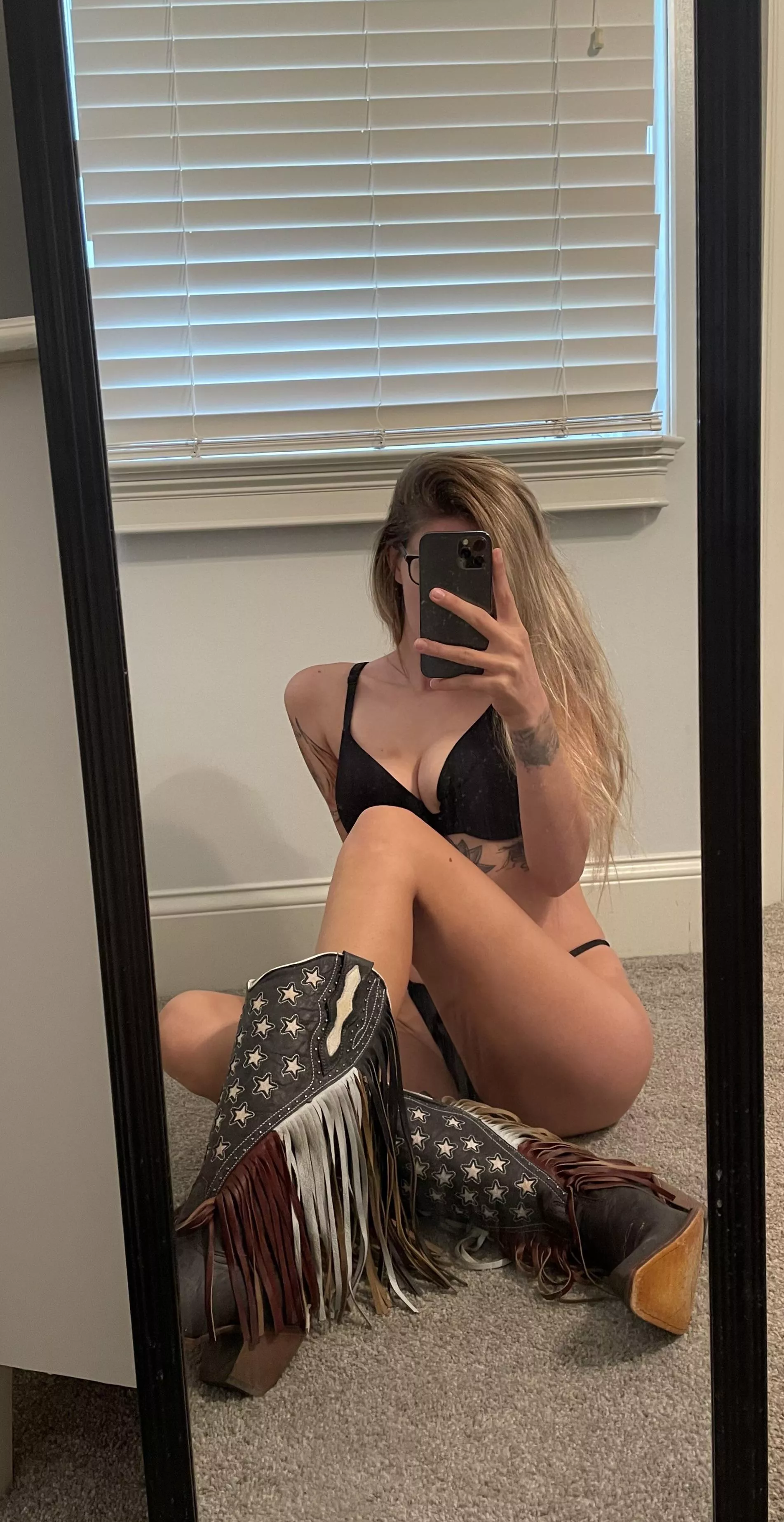 blame it all on my roots posted by br000k33