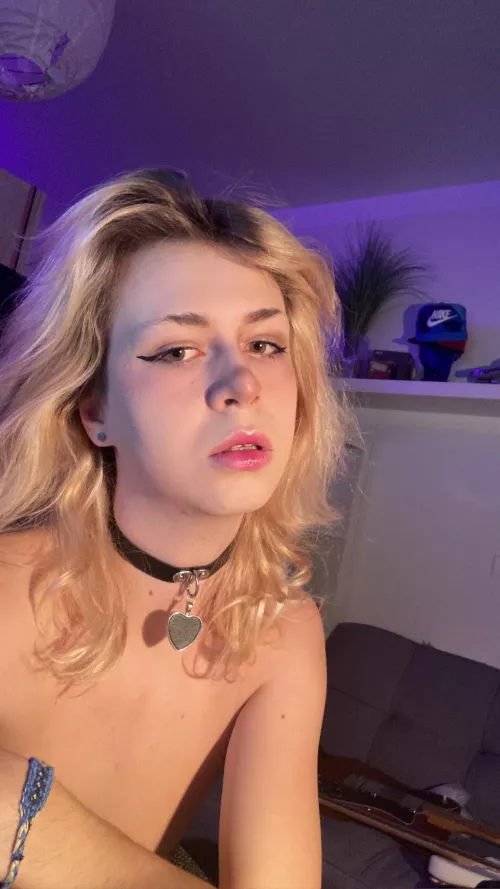 Can i put my lips to good use to you by FlakyPapaya7497