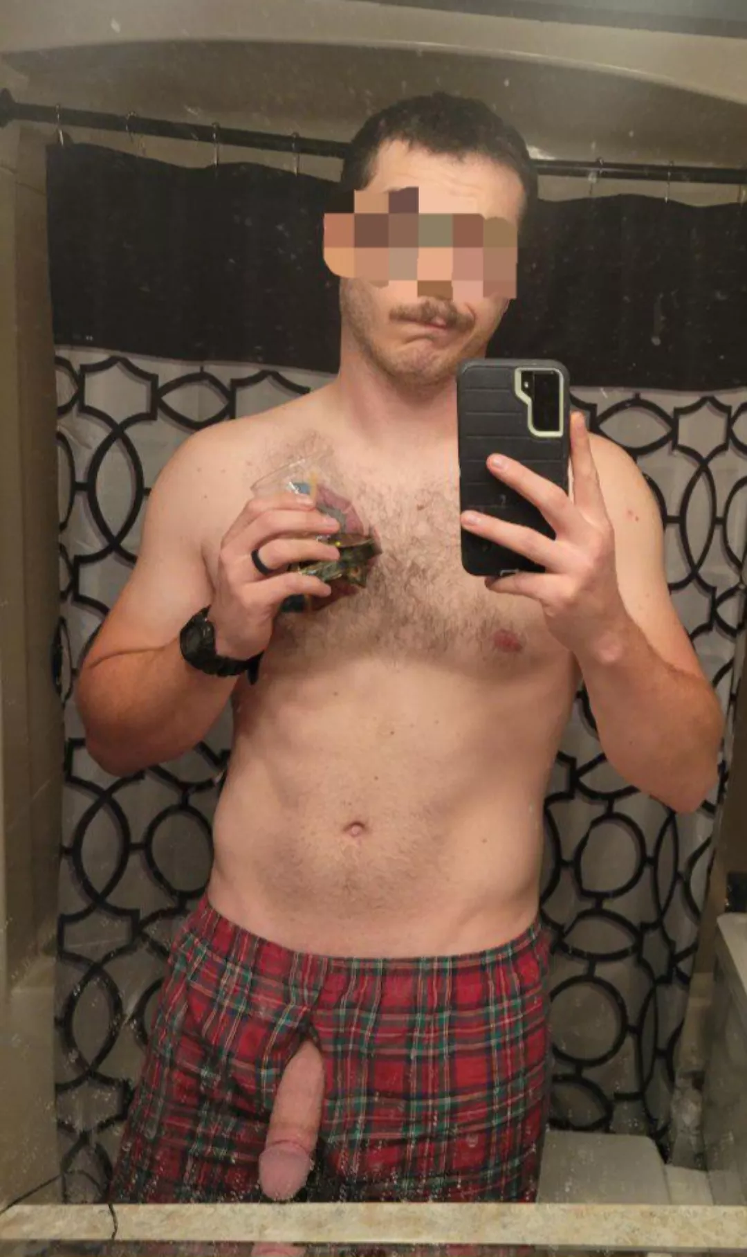 Dirty mirror, clean whiskey, thick dick posted by paramagic82