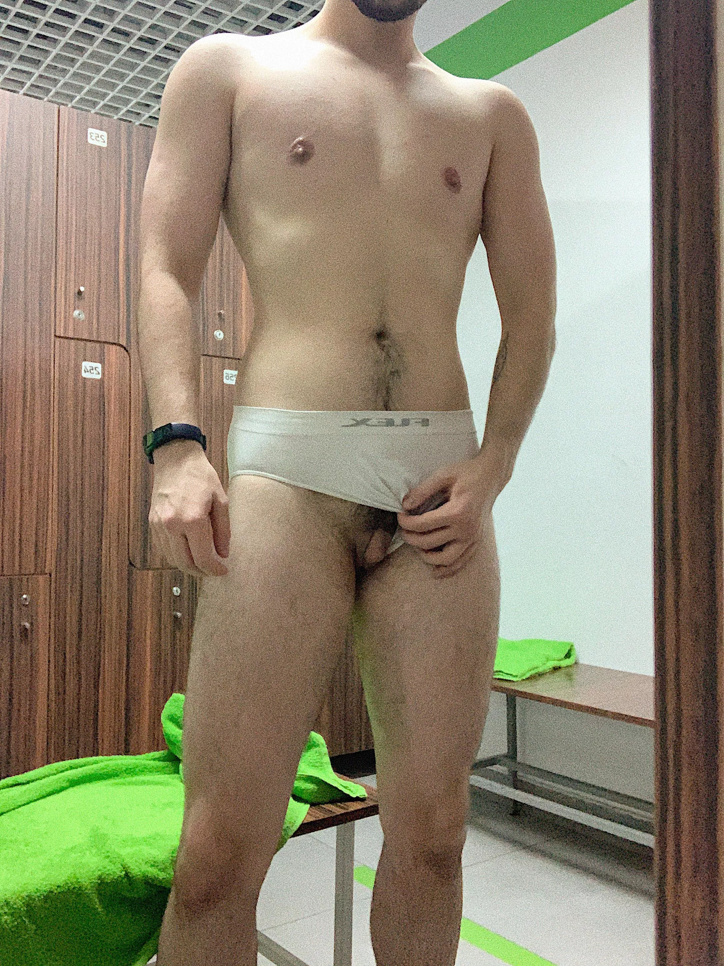 Do I use the valry locker room? posted by ftt_trans