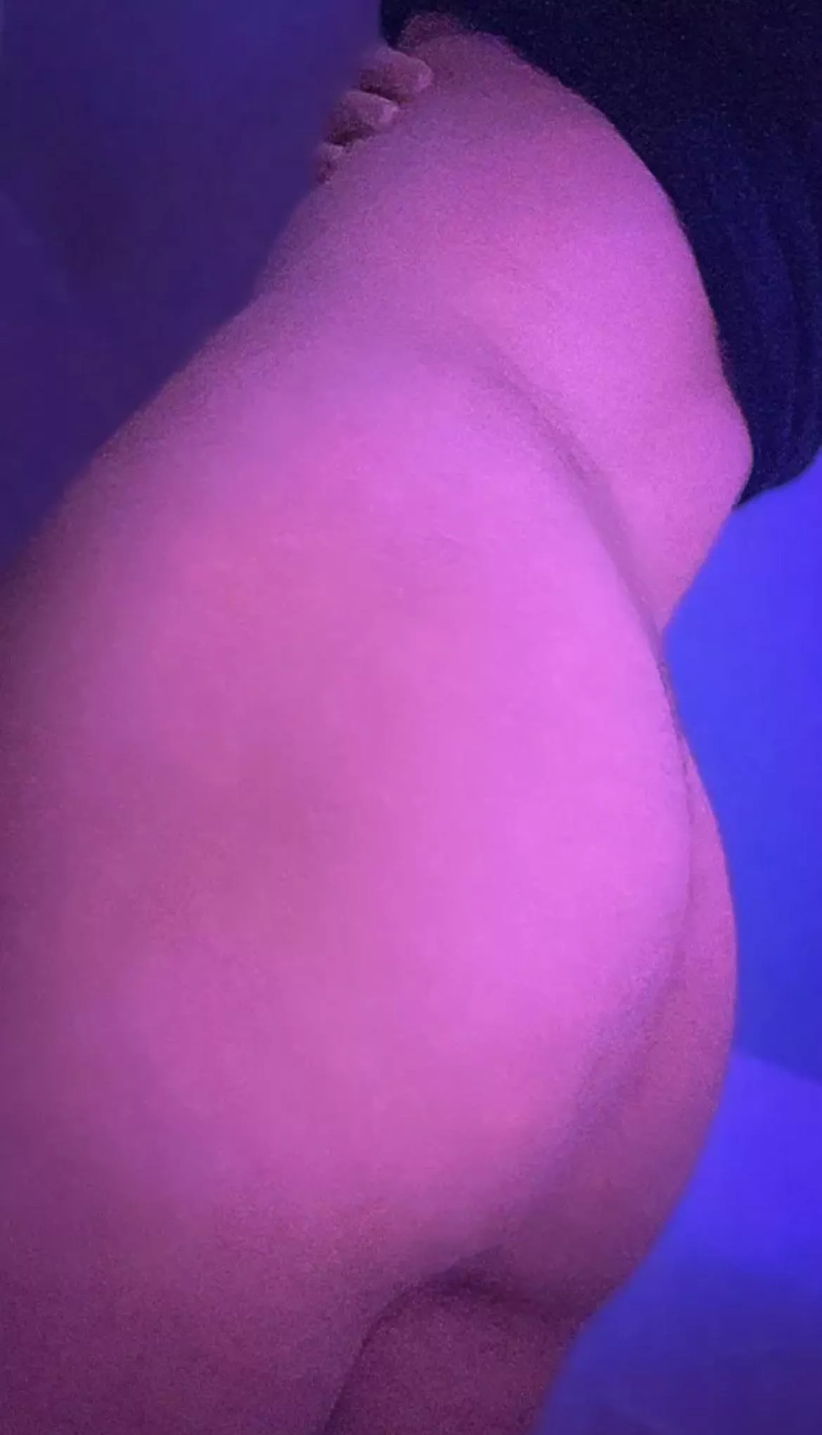 Does anyone like my ass?🥹 posted by luaskll