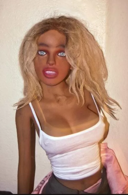 FYI all sets are real..none are AI-generated by TopModoll