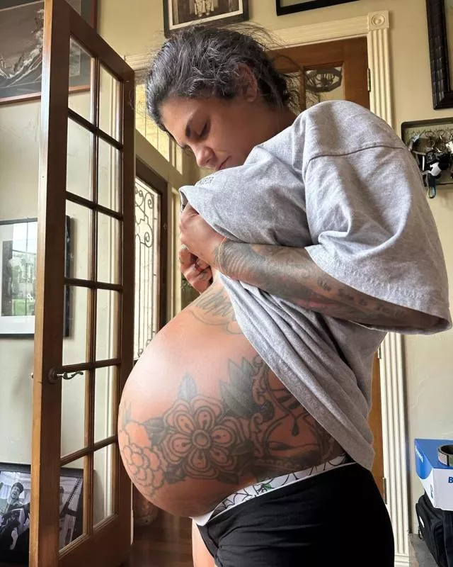 God damn she got big while pregnant posted by siri125