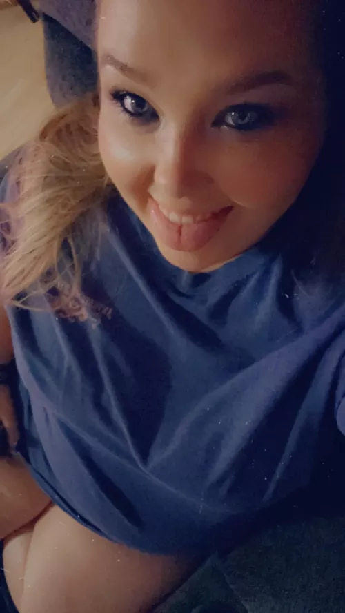 Half way through the week!! by Prettybbw0104