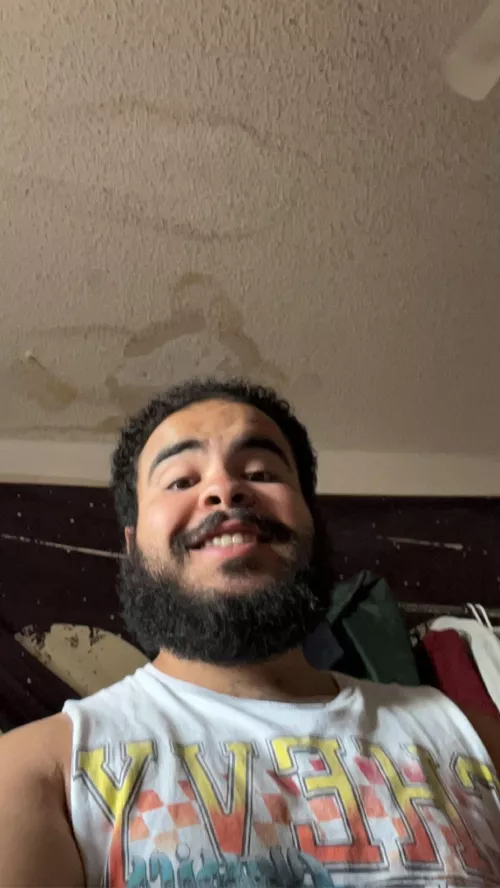 happy hump day, friends! lets chat? dm me! :) by antoniosdiary