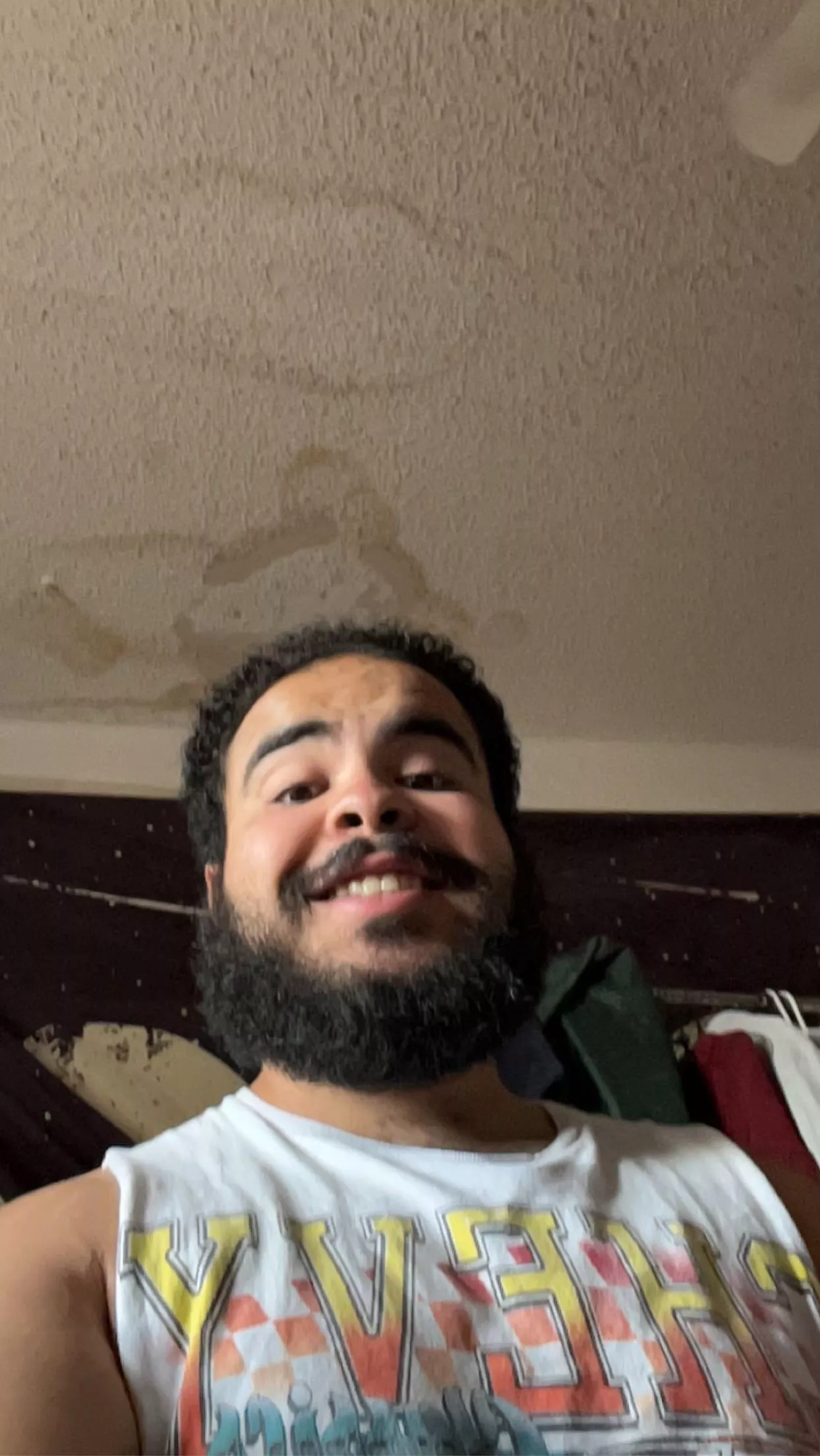 happy hump day, friends! lets chat? dm me! :) posted by antoniosdiary