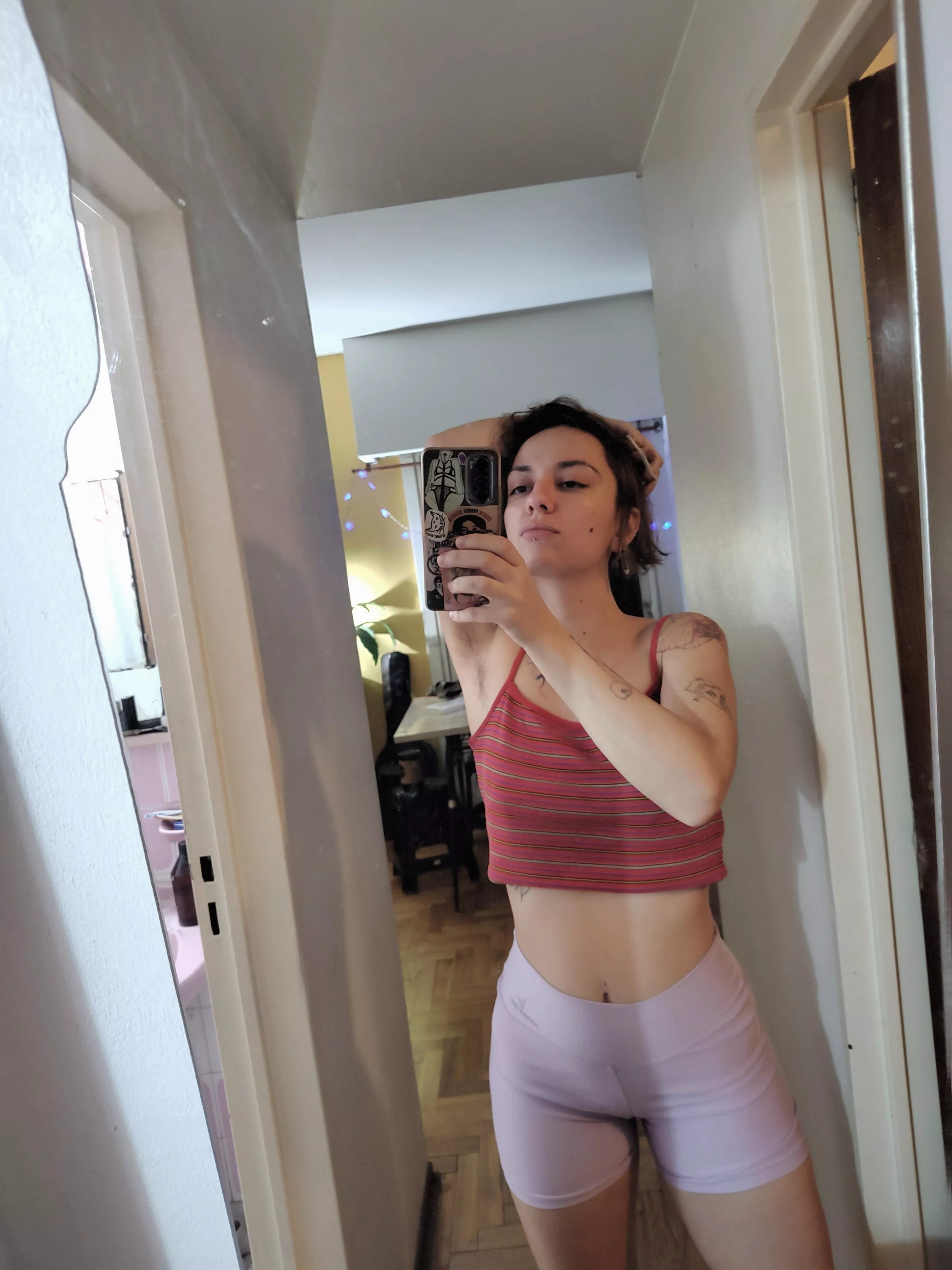 Hey 👉🏽👈🏽 posted by cyborgcharly