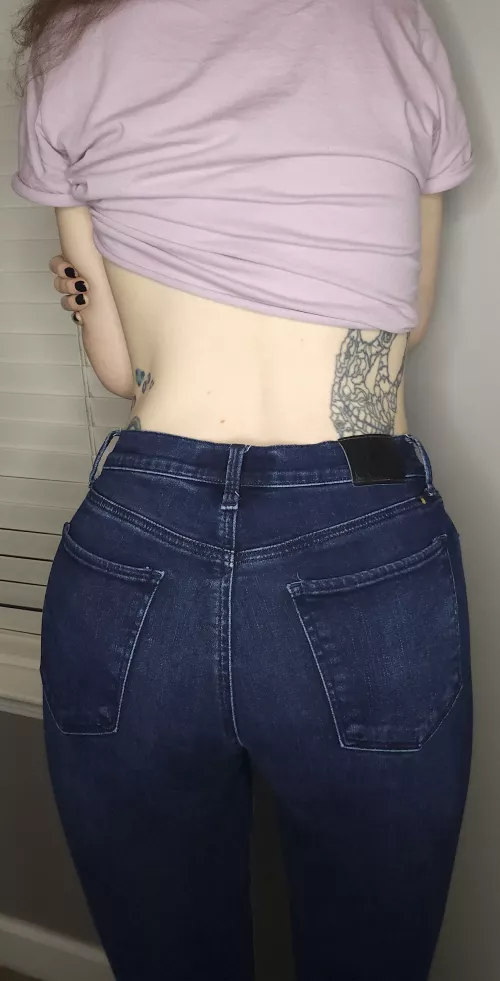 I like my jeans nice and tight on my body by themaryfairyy