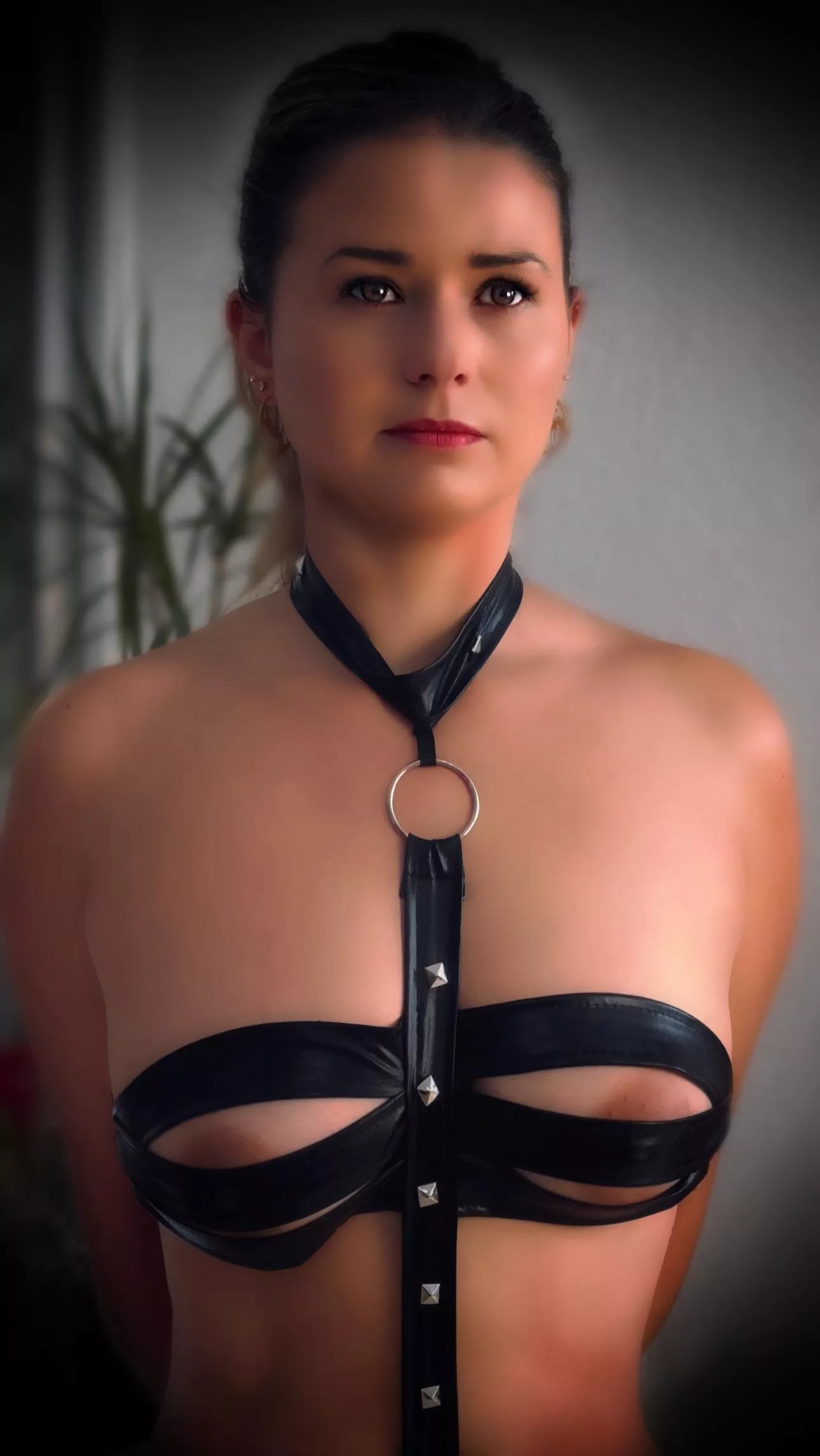 I love the feeling of leather on my skin posted by FreelyKaty