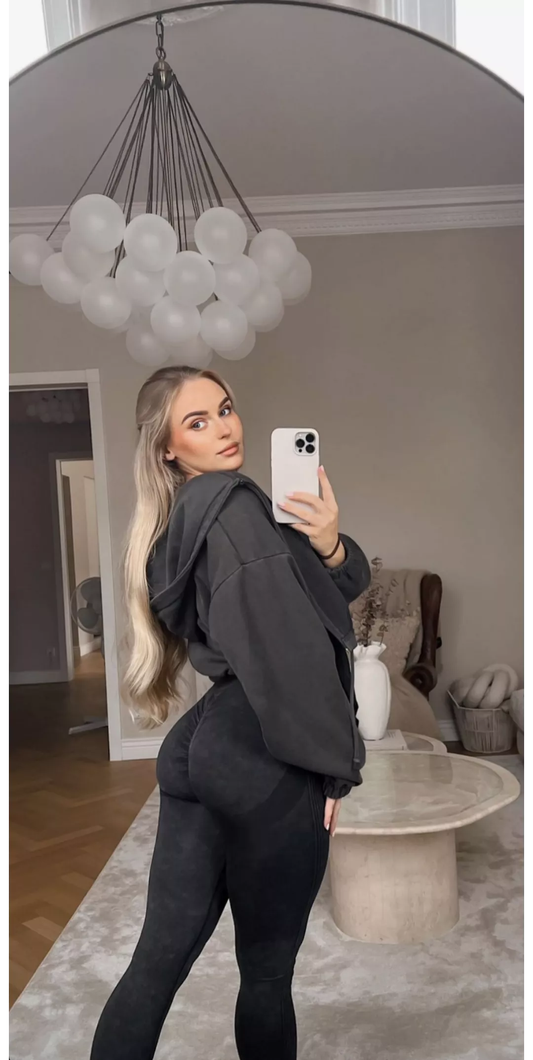 IG Story 🍑🔥 posted by PsychologicalH