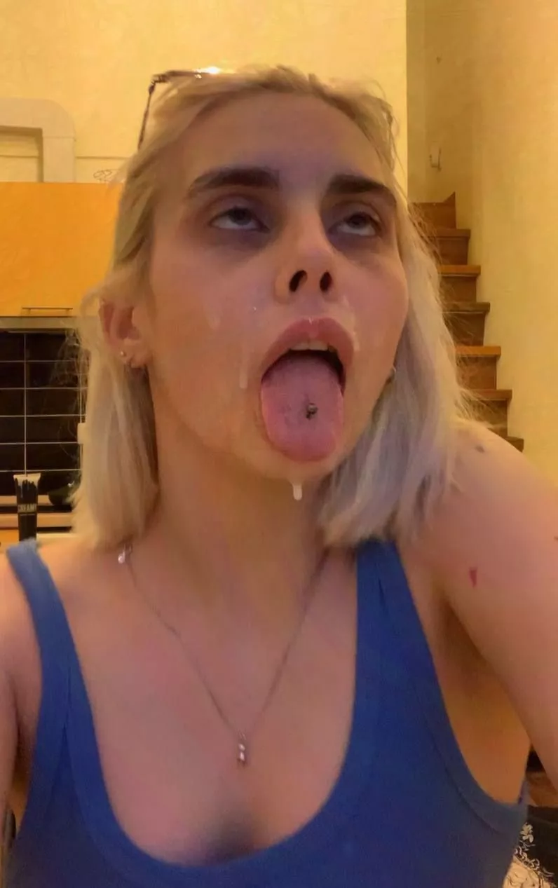 Imagine just being behind me, and kissing my neck as you grab my ass posted by No-Past-50