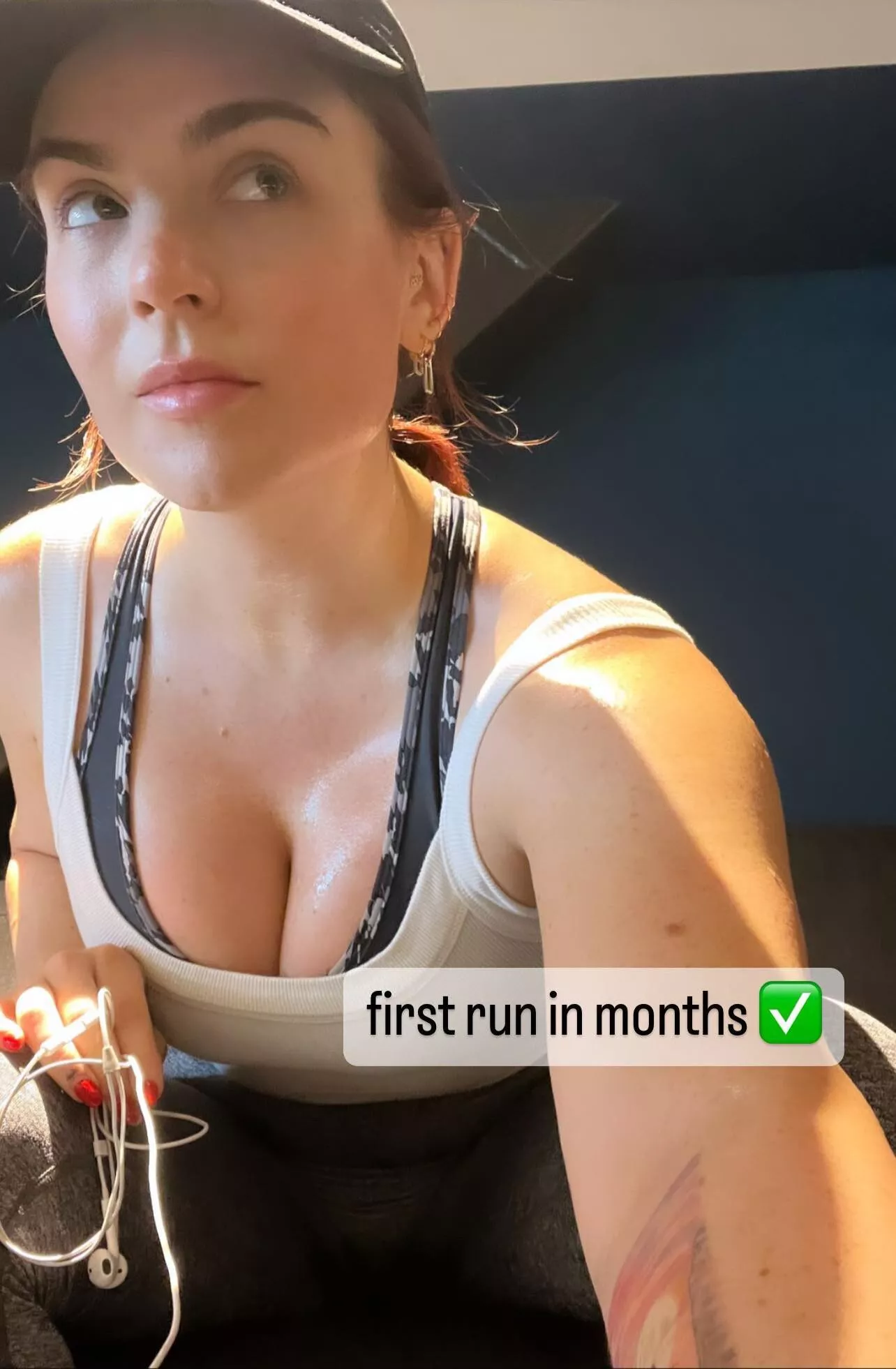 JoJo Levesque posted by Powerful_Impact