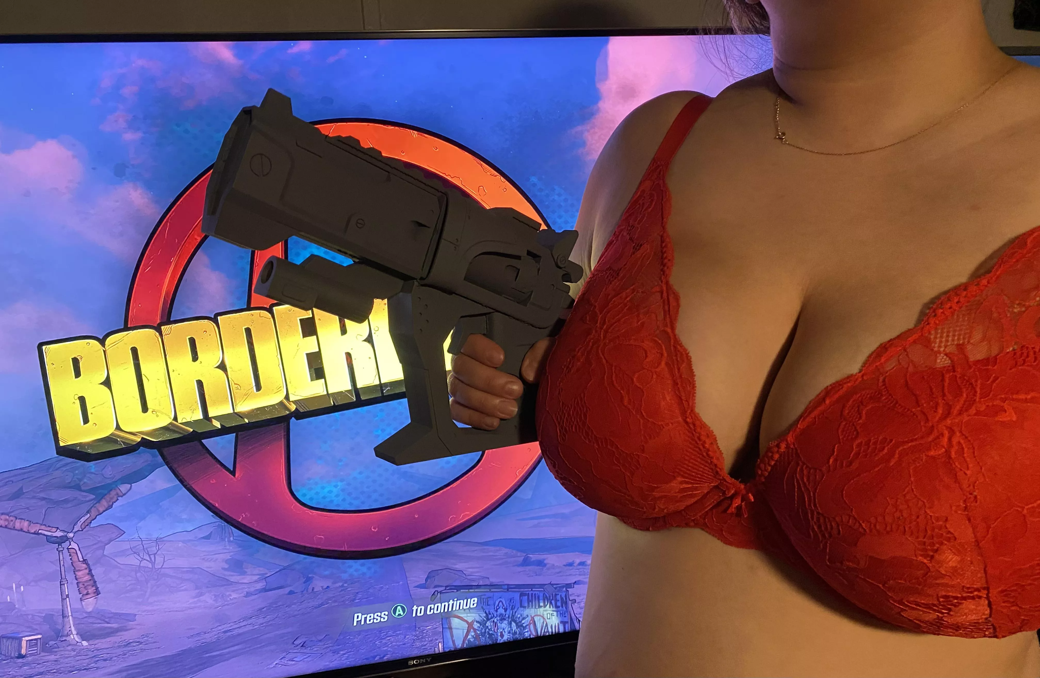 Making a Prop for my cosplay from borderlands, thought I’d show you all the progress [F] posted by Lilianasxo