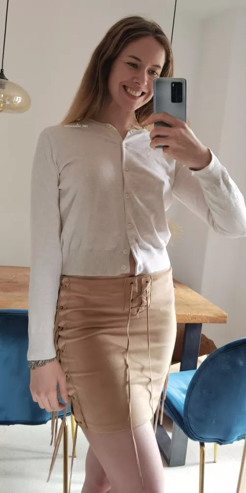 Miniskirts are awesome✌️ [F] by naturalgirl_mel