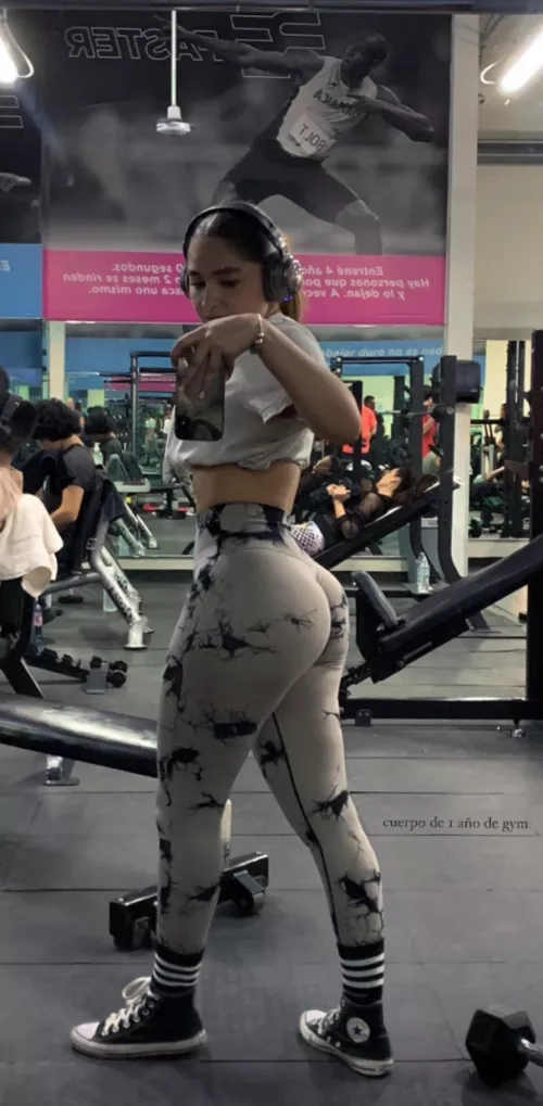 Rate this Mexican ass 🍑🇲🇽 by Flashy-Seaweed1264