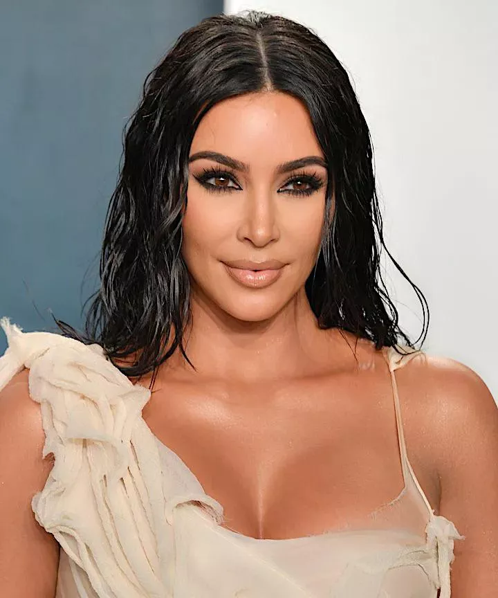 Repost. Hey there, since gfycat will shut down. Im looking for a gif of kim with wet hair. She was in a car if I remember. It was posted here a couple of years ago. Cheers posted by Yzlwo2