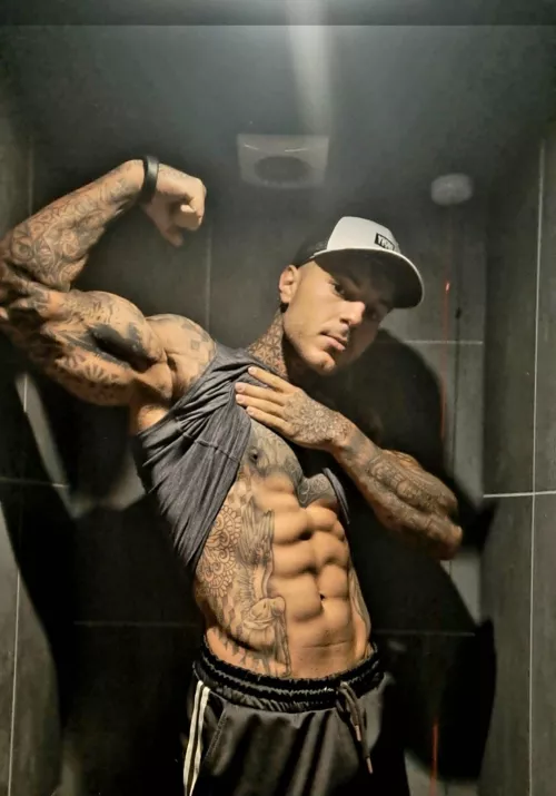 Sculpted ;) by bahamianDowel769