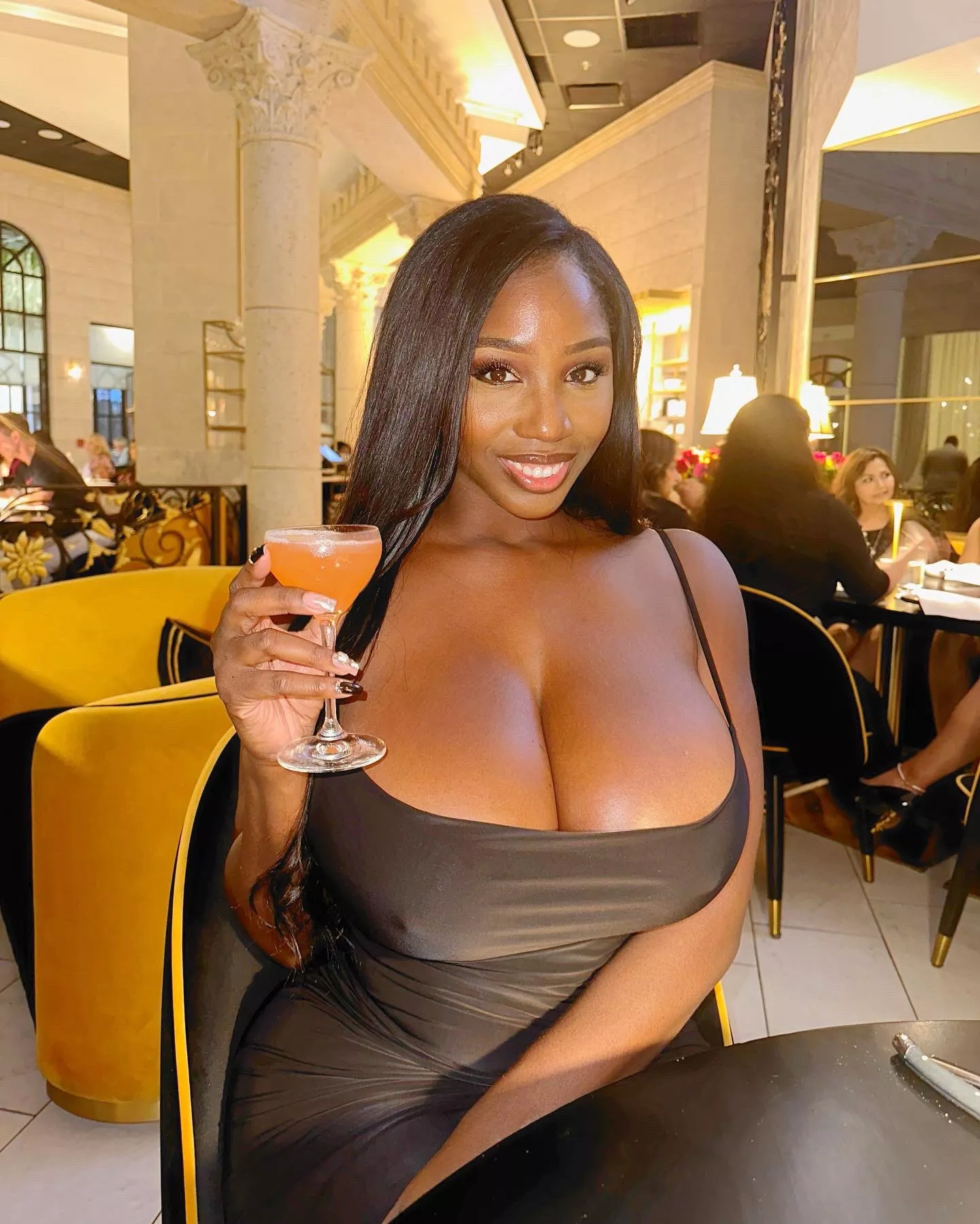 She's gorgeous posted by Bimbolover_