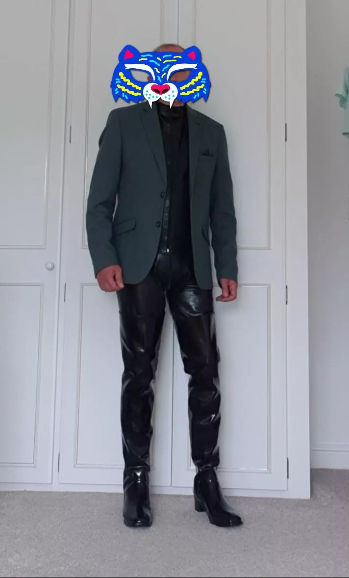 Smart casual posted by Jolly_Celebration_38