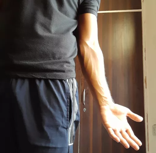 Take my hand ;) by randomlyyhere