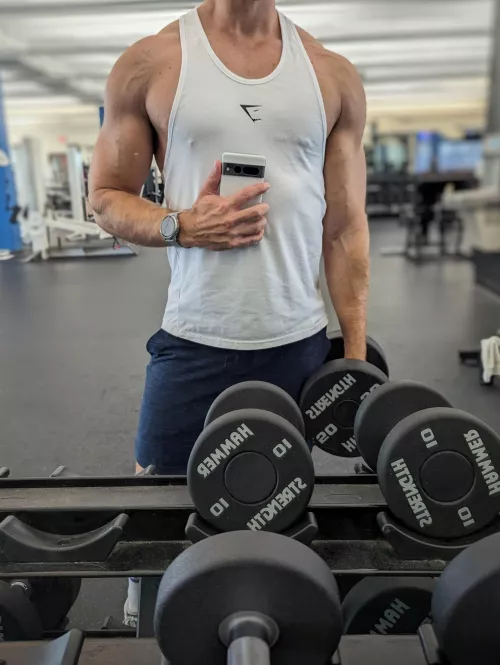 Veins everywhere by Potential-Sandwich99