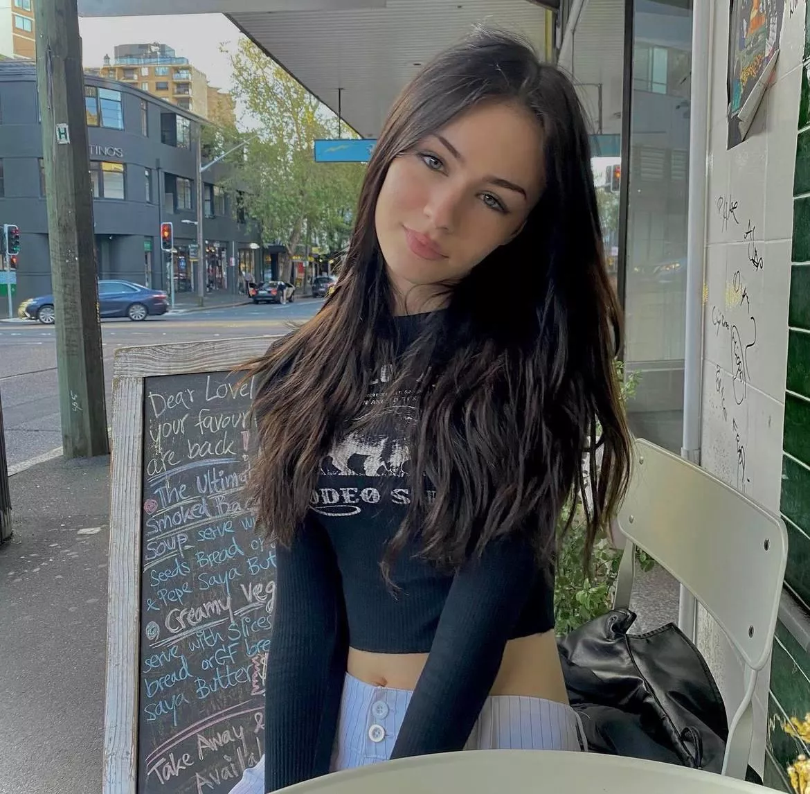 What about when it hides a little posted by doll_eyesblue