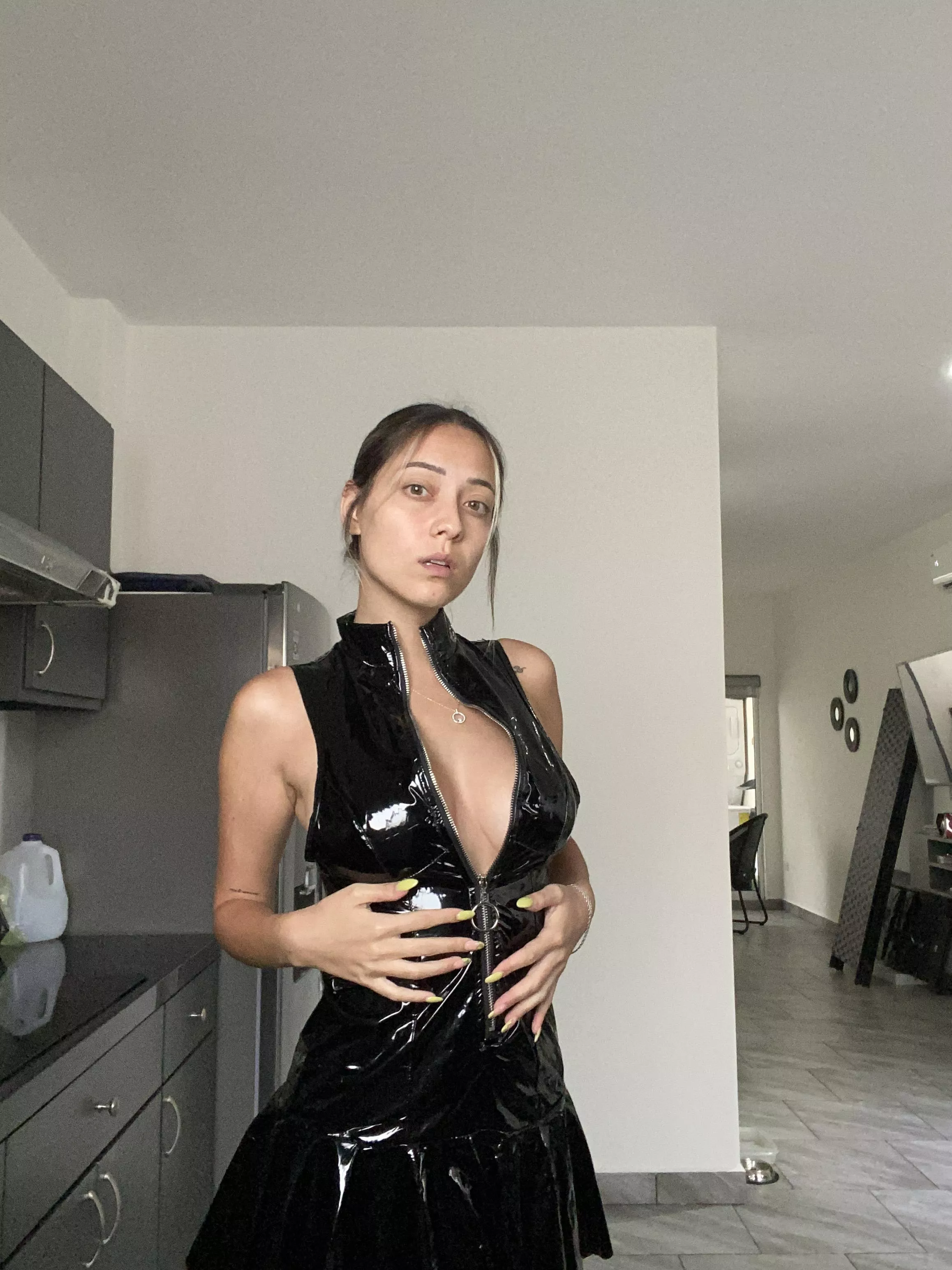 Which one you will be getting to know your owner tonight? posted by AbaloneNoa