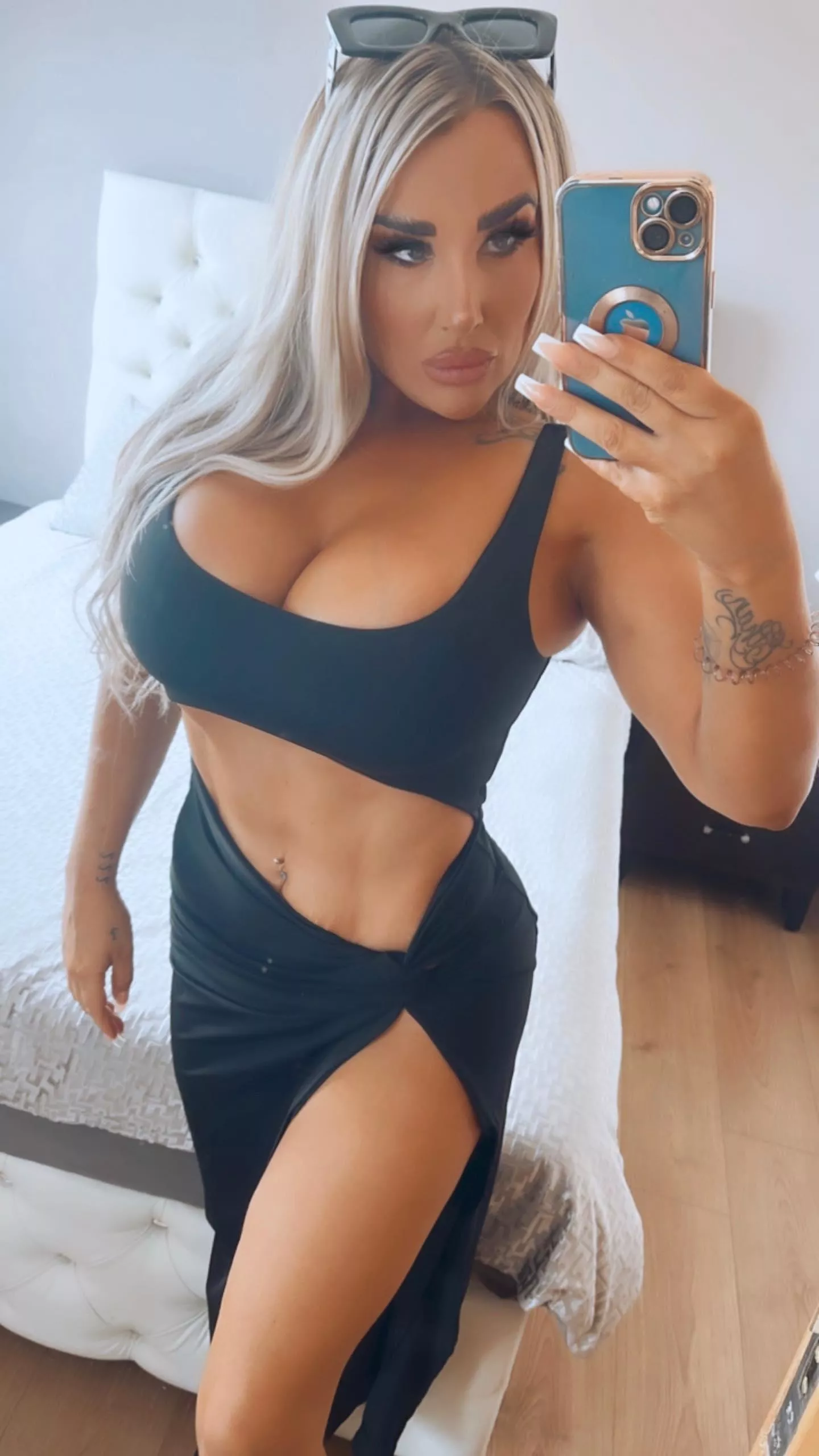 Who's taking me to dinner in this dress? X posted by HHollywoodx