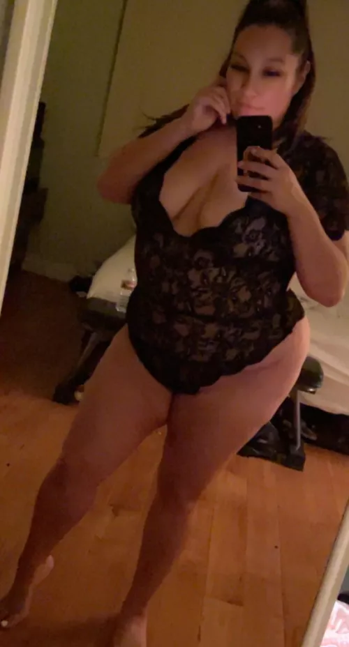 36f supalonely tonight… by Ok-Tradition-7574