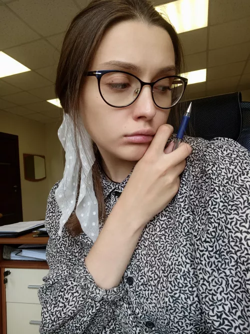 A secretary's day job by Honey_69_