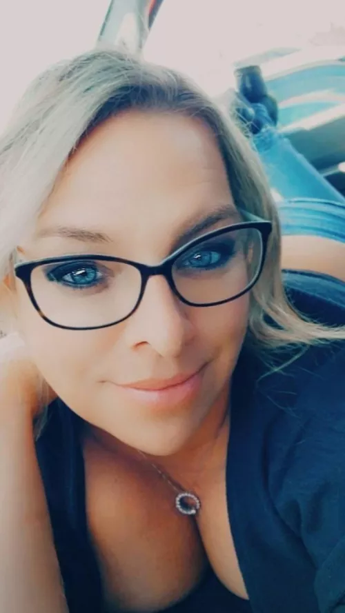 And I don't want the world to see me 'Cause I don't think that they'd understand When everything's made to be broken I just want you to know who I am. by Lexi_wilder69