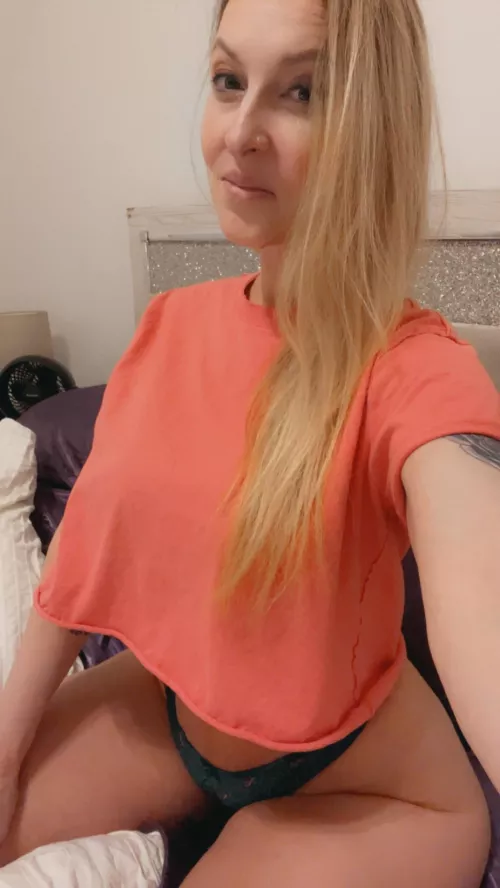 Big hips and tight lips by FitGypsy1