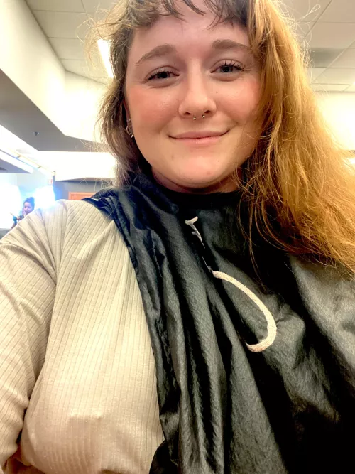 Braless at the hair salon by Cosmonaughtie_