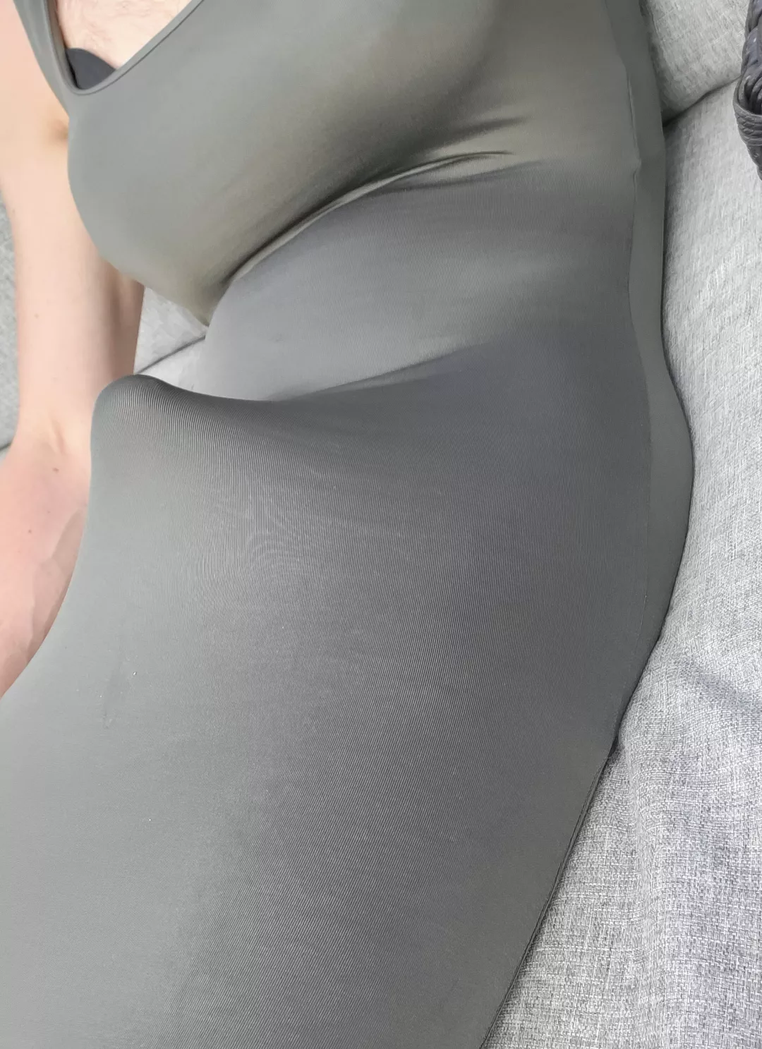 Bulge my green dress posted by geileherder1