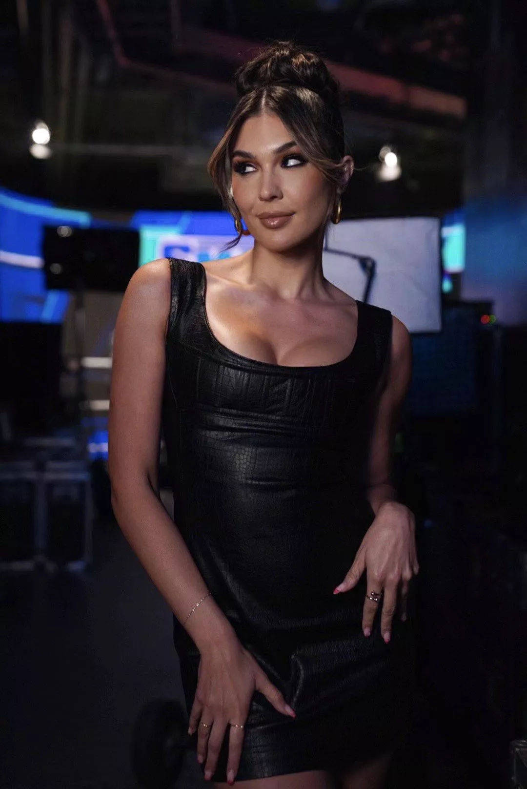 Cathy Kelley posted by SheetAcrobat