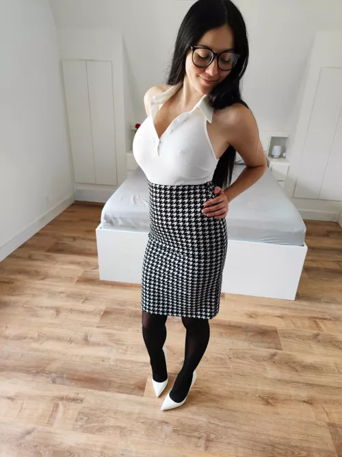 Classic black and white by HelloSweetAly