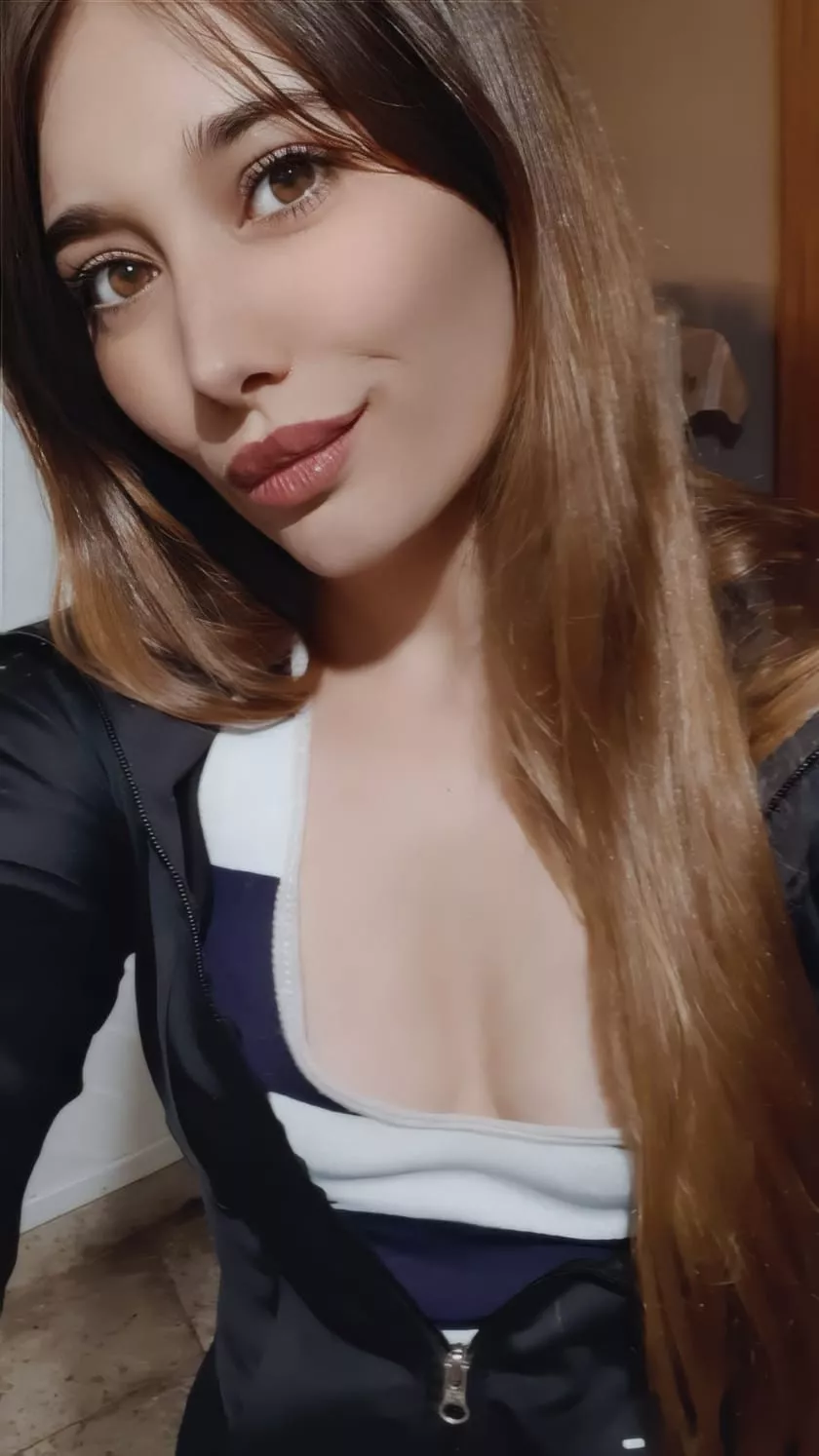 Cristiano Ronaldo is my favorite footballer posted by viffle123