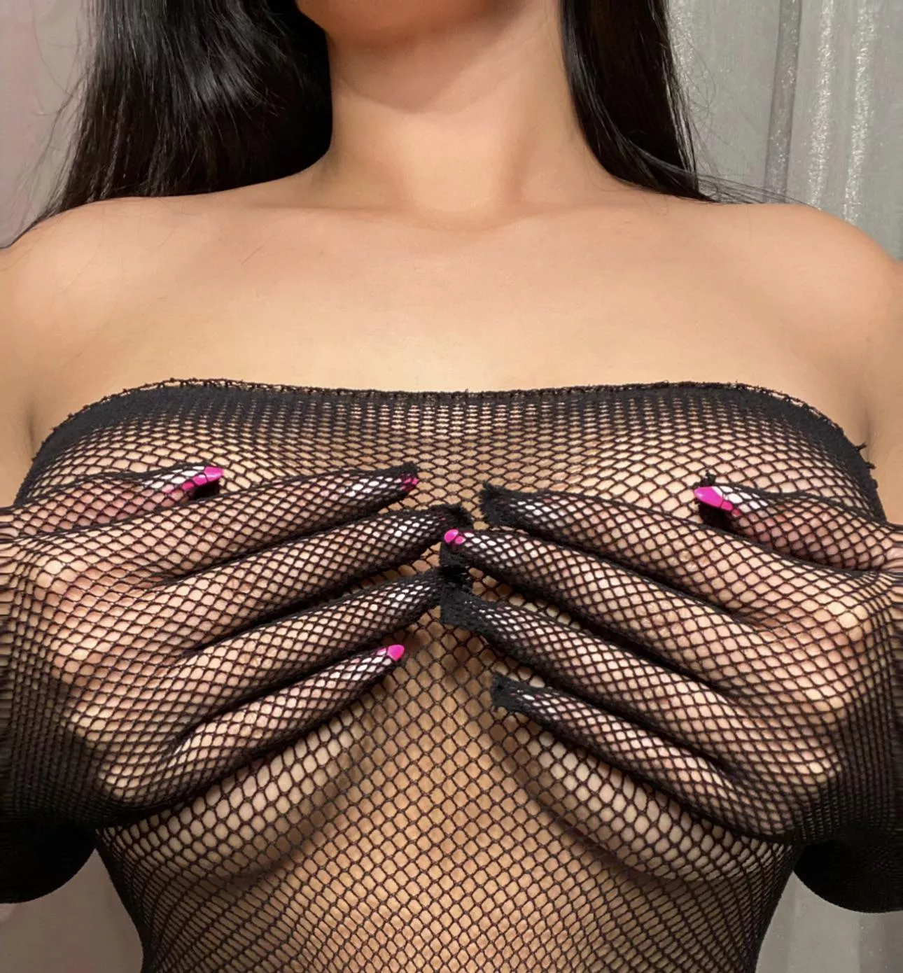 Do you like Filipina girls with slutty nails? posted by LaylaniCakes