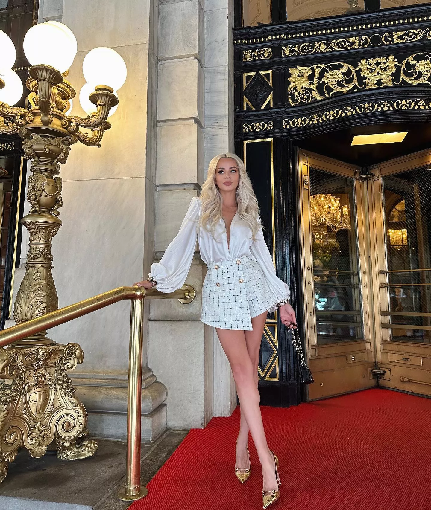 Elsa Jean posted by VidiV1ci