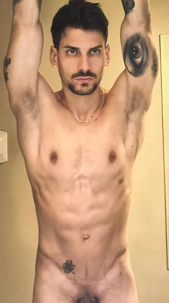 Ffff posted by Fckboy4u