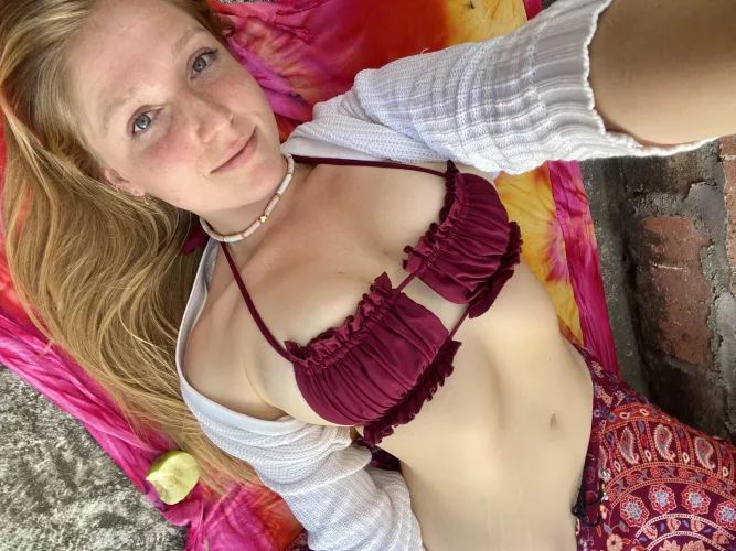 Good afternoon by freedom_fruit