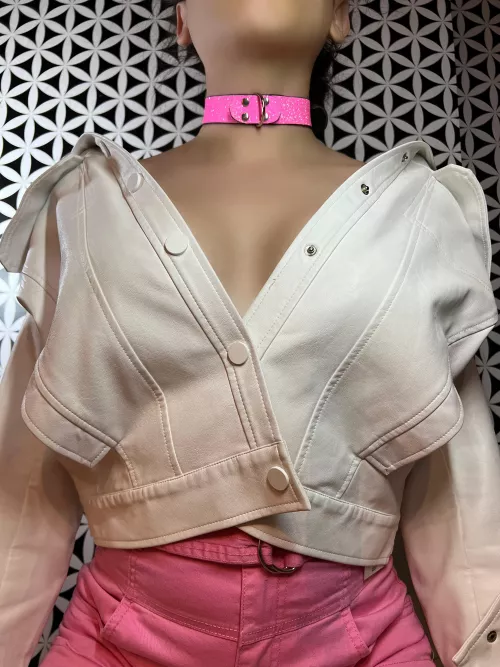 How cute is this pink choker?! 💕🛍️ by LIMPERATRICEFRANCE