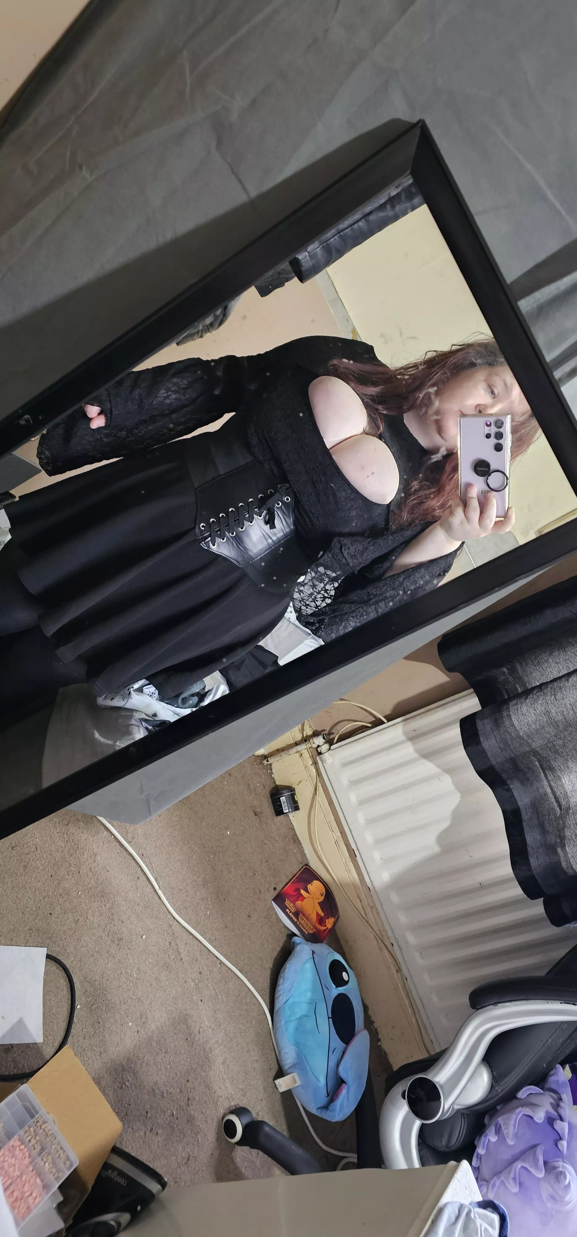 I like this outfit posted by Hollow_Insanity