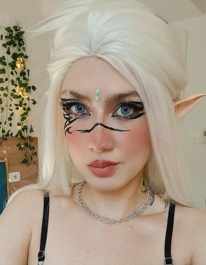 let me roll seduction with advantage posted by VirtualWafu