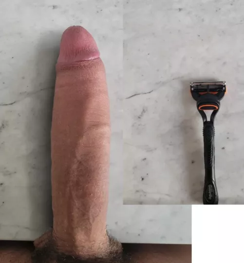 Me vs a razor (same size pic) by Alex9424