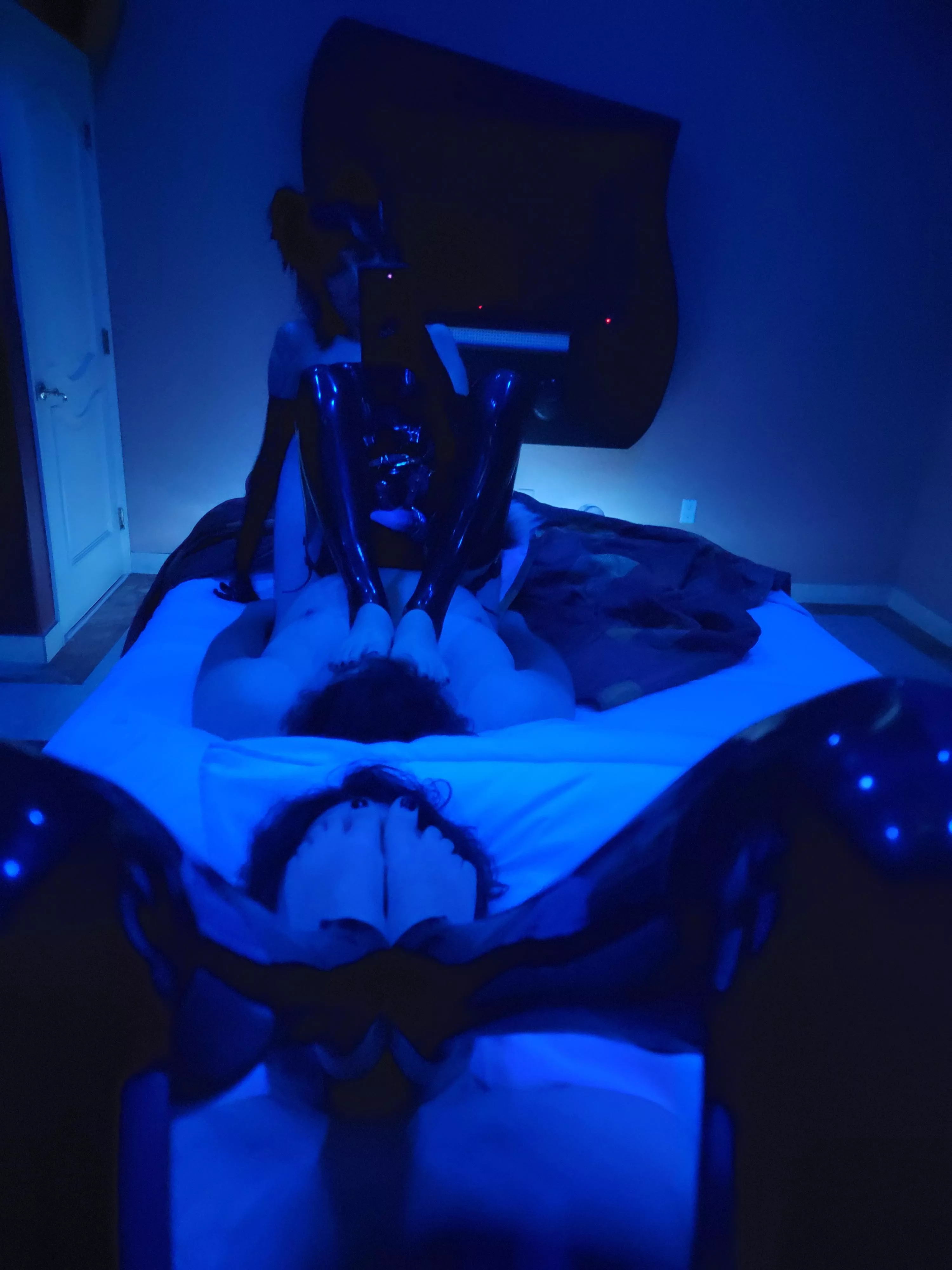 My sub worshipping my feet like a good boy posted by xMommydommex