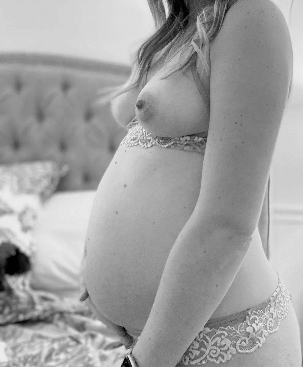 Pregnant shy Milf posted by juniper_milf